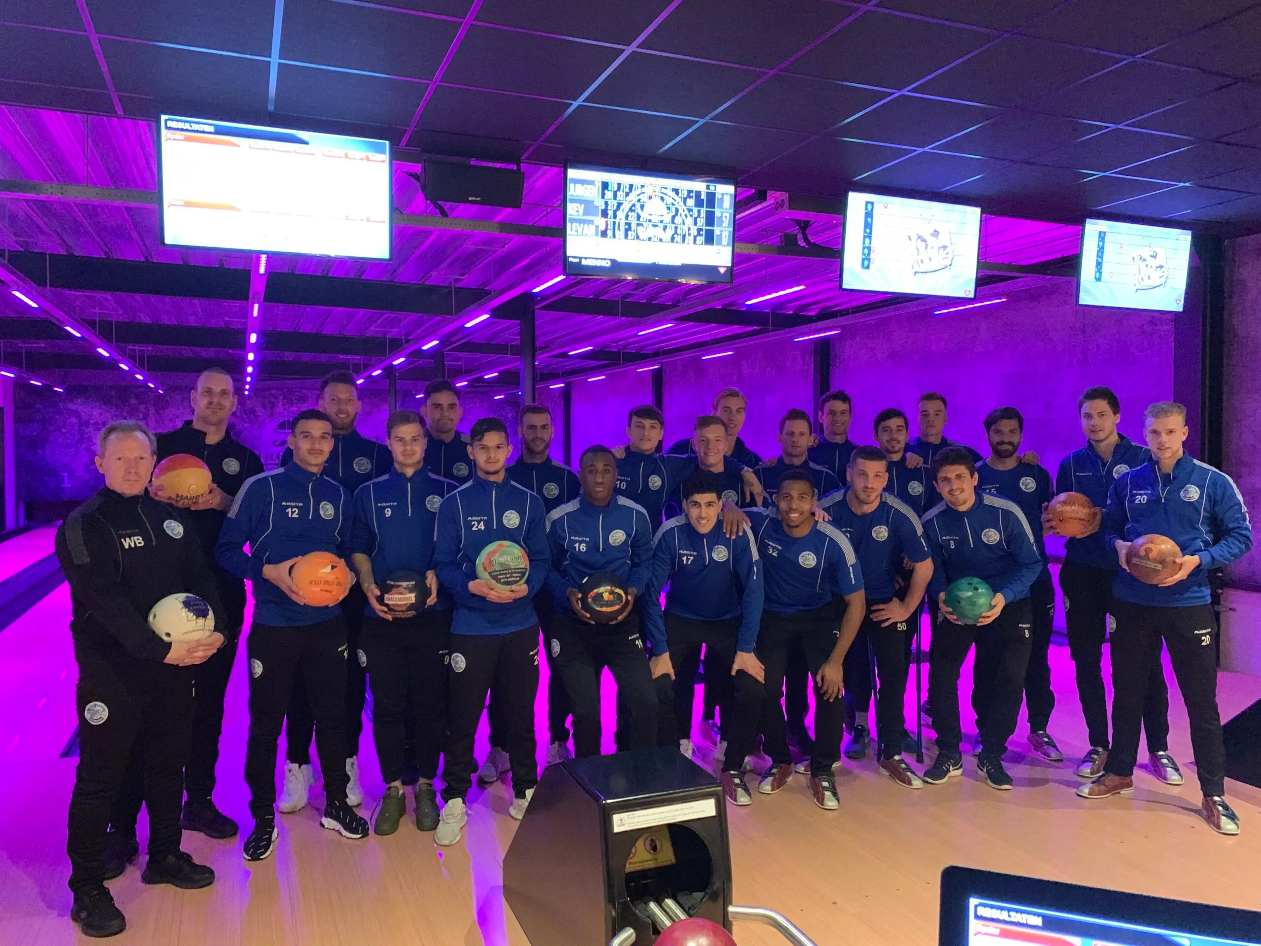 FC Den Bosch selectie bowlen in vlijmen