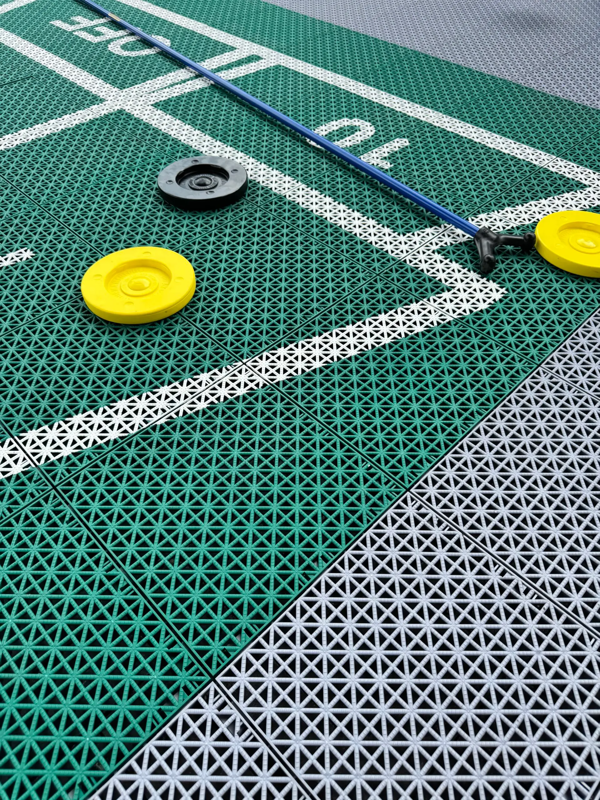 Het Floorshuffle veld van dichtbij